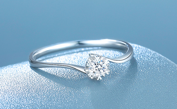 求婚戒指3000多合适么？