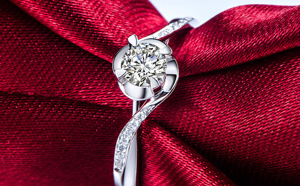 莫桑钻值得买吗