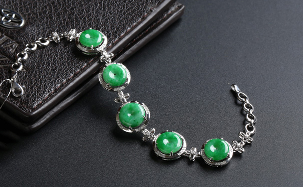 翡翠手链一般多少钱