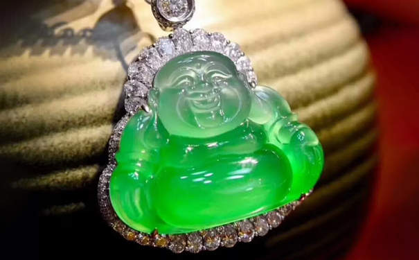 男戴观音的说法