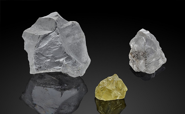 3颗钻石均产自加拿大西北部的 Diavik 矿区