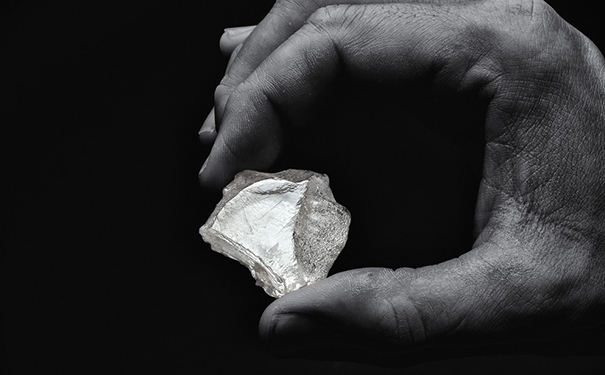 177.71ct「Vega of the Arctic」钻石原石