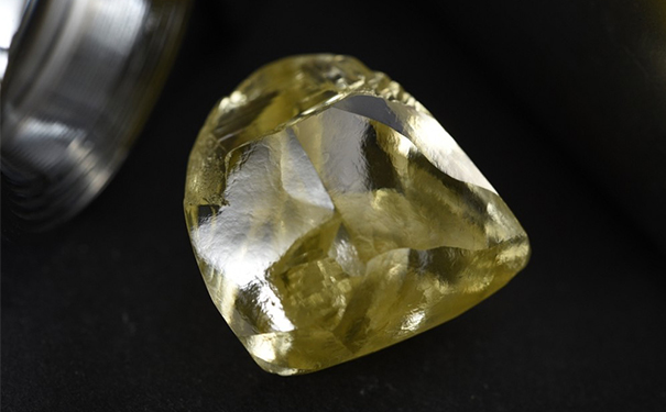 24.82ct黄钻原石