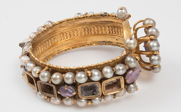 金质手镯，500-700年，拜占庭帝国