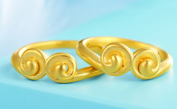 结婚戒指选择黄金戒指