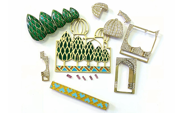 Samarkand 金质胸针，by Ilgiz F.  镶嵌阶梯形切割红宝石，圆形切割钻石，绘有彩色珐琅。