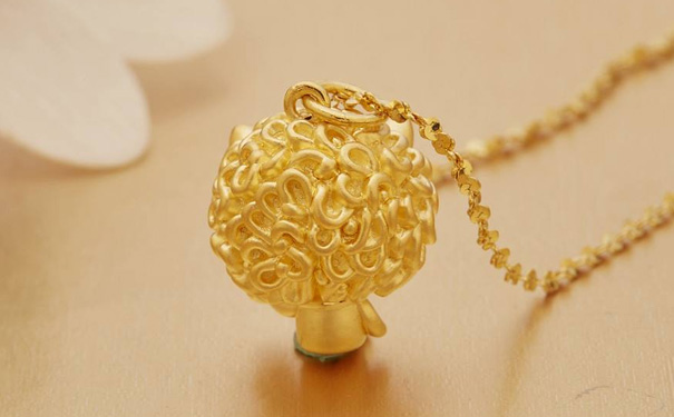 黄金吊坠