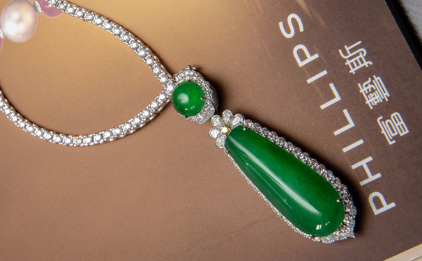 天然翡翠配钻石吊坠项链