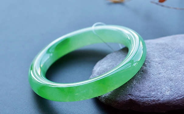 素面翡翠为什么那么贵  