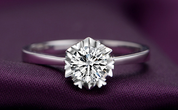 钻石戒指