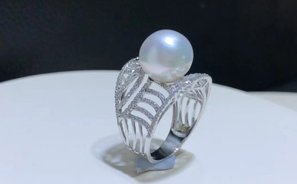 1淡水珍珠和海水珍珠的区别   