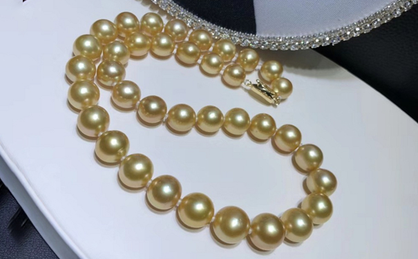 什么颜色的珍珠手链比较好看