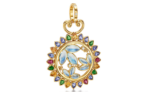 Oasis Moon 金质挂坠，by Temple St. Clair  镶嵌总重5.40ct的榄尖形弧面月光石，点缀绿色碧玺、坦桑石、锰铝榴石和钻石