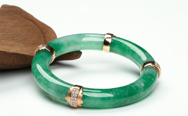 成都购买金镶玉手镯贵不贵