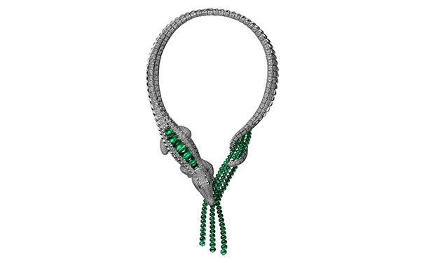 白金项链，by Cartier 