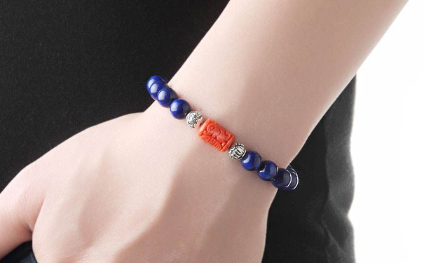 佩戴青金石手链