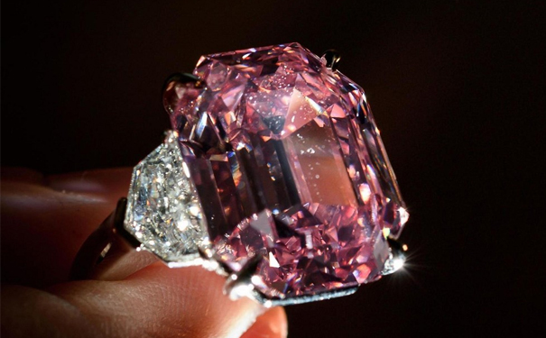 粉色钻石