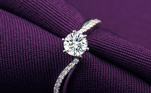 成都一克拉钻戒多少钱？