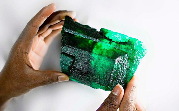 宝石和钻石的区别