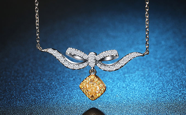 彩钻比较贵 彩钻比较贵