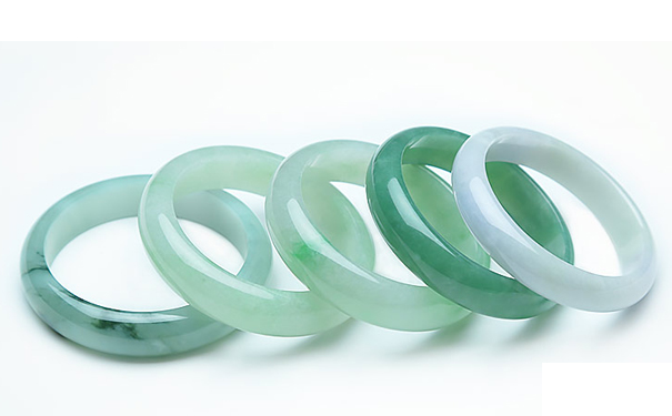 女人佩戴翡翠的好处有哪些