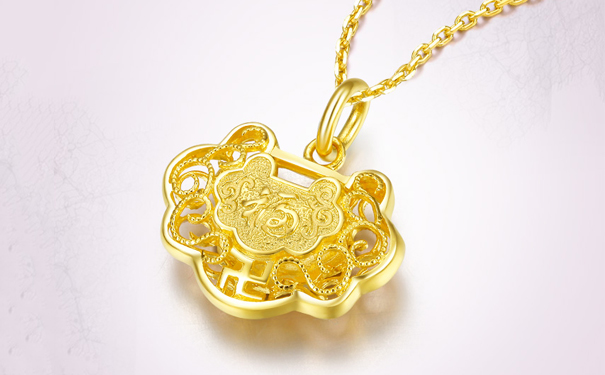 黄金长命锁适合日常佩戴吗？