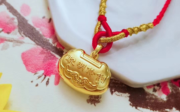 黄金长命锁适合日常佩戴