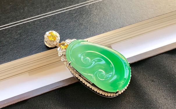 翡翠和钻戒的价格 