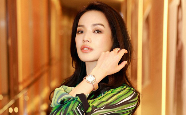 宝格丽LVCEA Tubogas光环腕表