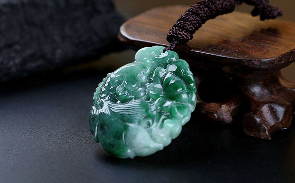 翡翠价钱高吗，5000元买得到吗