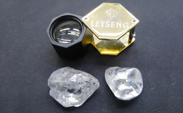 101ct和71ct钻石原石，为 Type IIa 型钻石