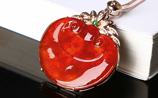 2019年买红色翡翠该怎么挑选