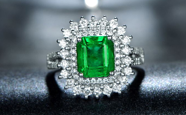 绿色钻石是什么，绿色钻石常见吗