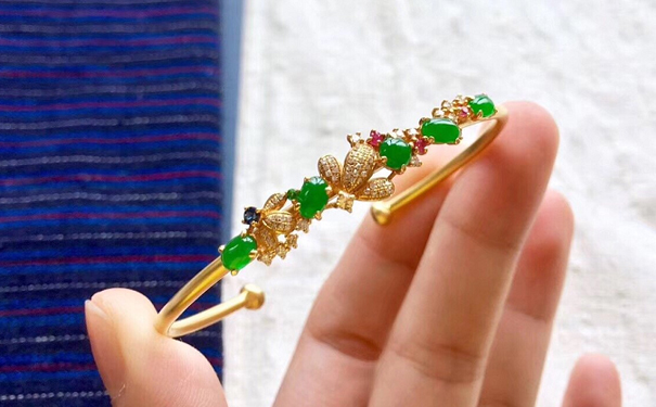 在成都金镶玉手镯回收的价格