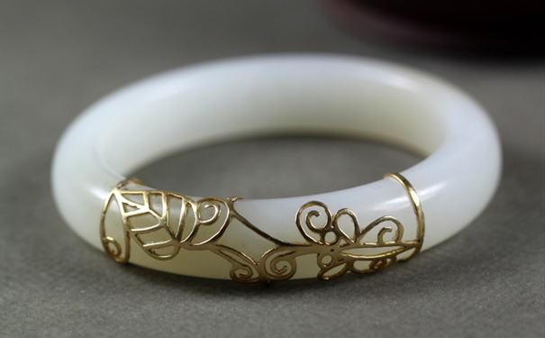 巴中德西尔珠宝金镶玉手镯的款式怎么样？