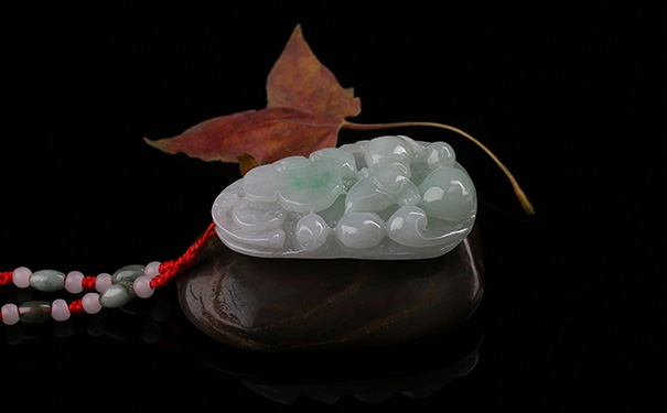 2019年买一枚芙蓉种翡翠吊坠要多少钱