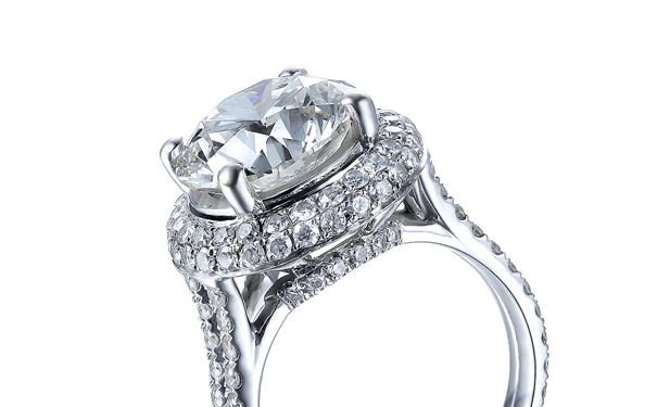 在巴中有5克拉钻戒吗？