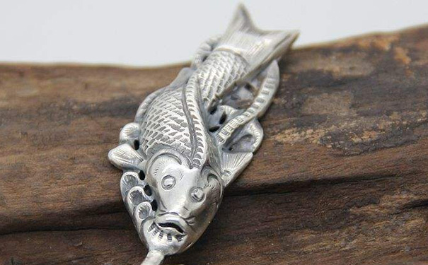 2019年购买银饰，银吊坠可以定制吗