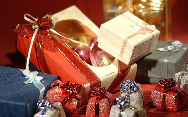 2019年十年结婚纪念送老婆什么好？