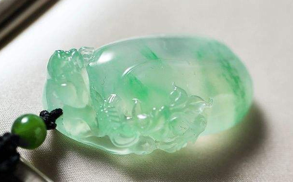 翠丝种翡翠的价格高不高，买要多少钱？