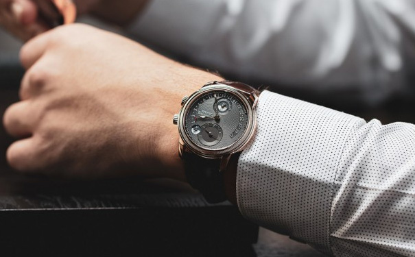 TOPRIC系列双时区腕表