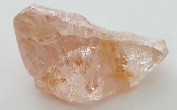 图：46ct粉钻原石