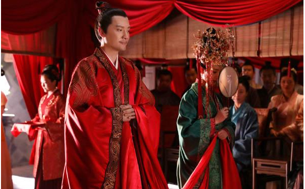 男红女绿好看吗