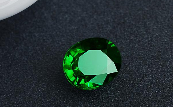 沙弗莱石有收藏价值吗，可以买来收藏吗