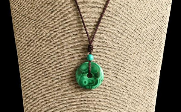 孔雀石吊坠