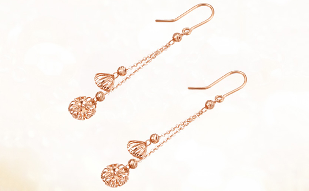 过年选择彩金耳环怎么样呢