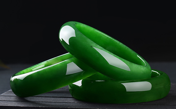 和田玉碧玉手镯价格现在贵不贵