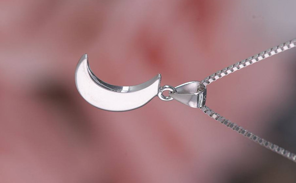 你知道什么人适合佩戴纯银首饰