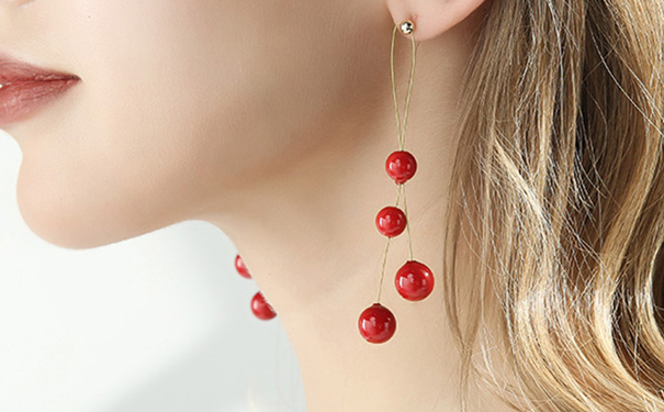 2019年过年戴哪种款式的纯银耳环比较好