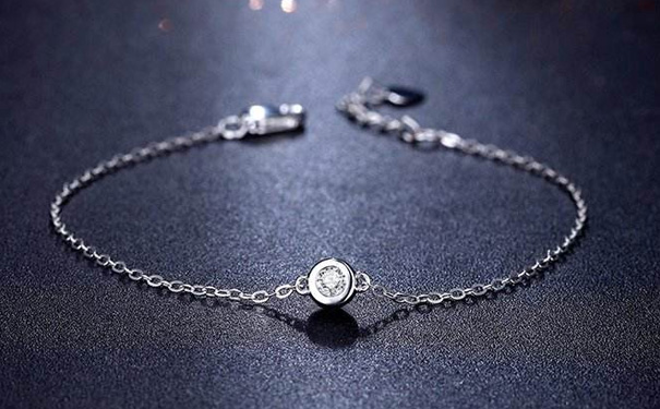 彩金手链带钻石的价格贵不贵